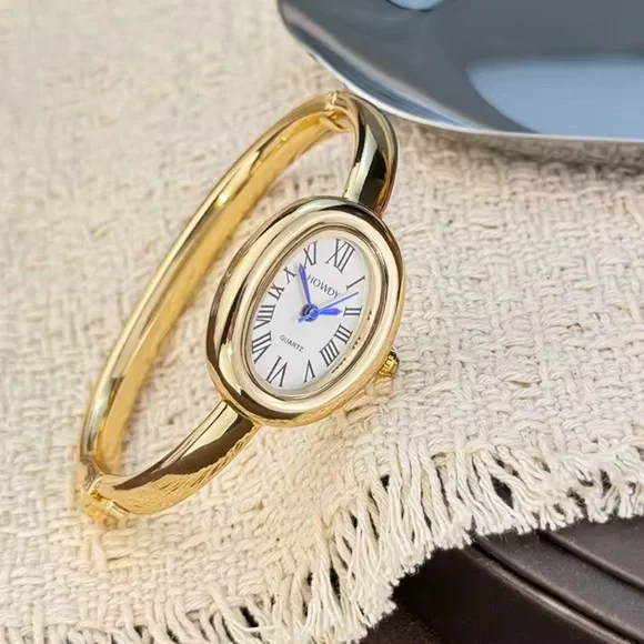 Baignoire Vintage Gold Oval Bracelet Watch display picture 1